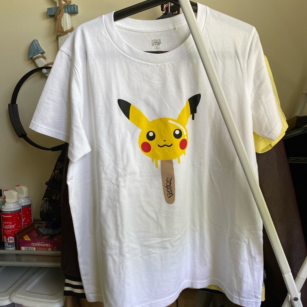 Graphic Pokémon Pikachu Uniqlo Shirt